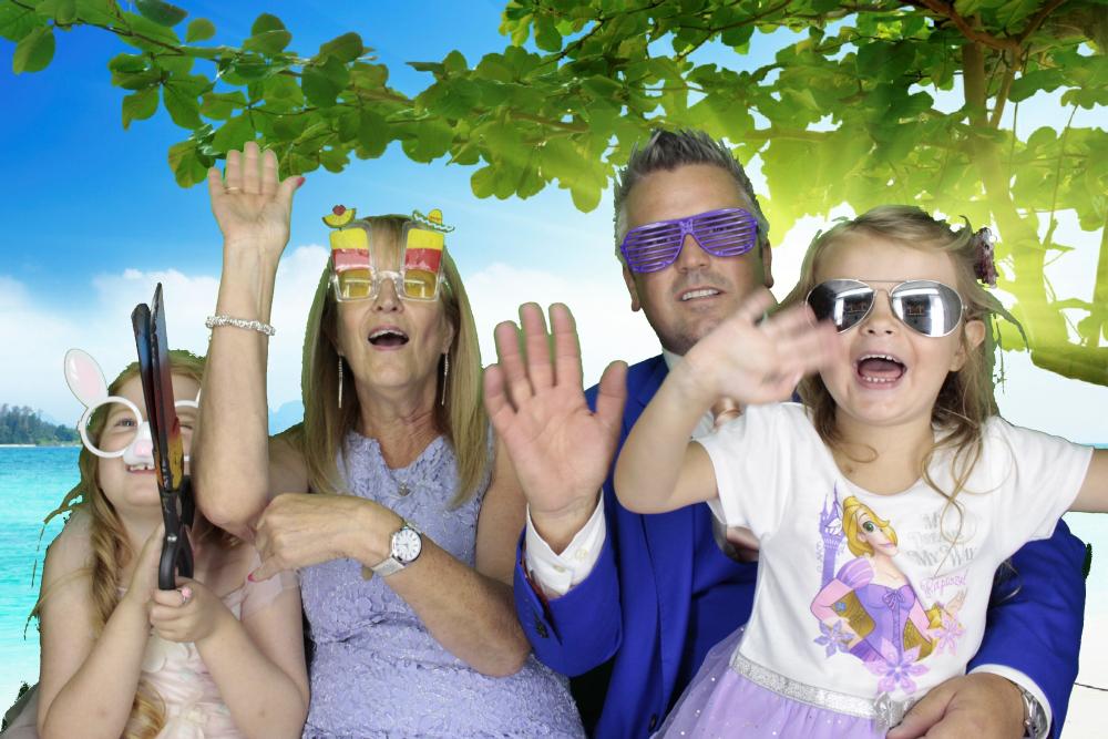 Natalie & Marc | View more photos from the event at gallery.myphotoboothexperience.co.uk/u/MyPhotoBoothExperienceLtd/Natalie-Marc
